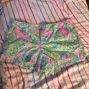 Lilly Pulitzer Shorts (The walsh style) - size 14